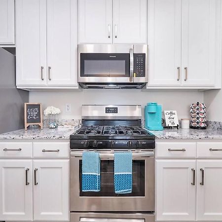 Luxurious Alberta Beach House W/ Historical Detail ハンプトン エクステリア 写真