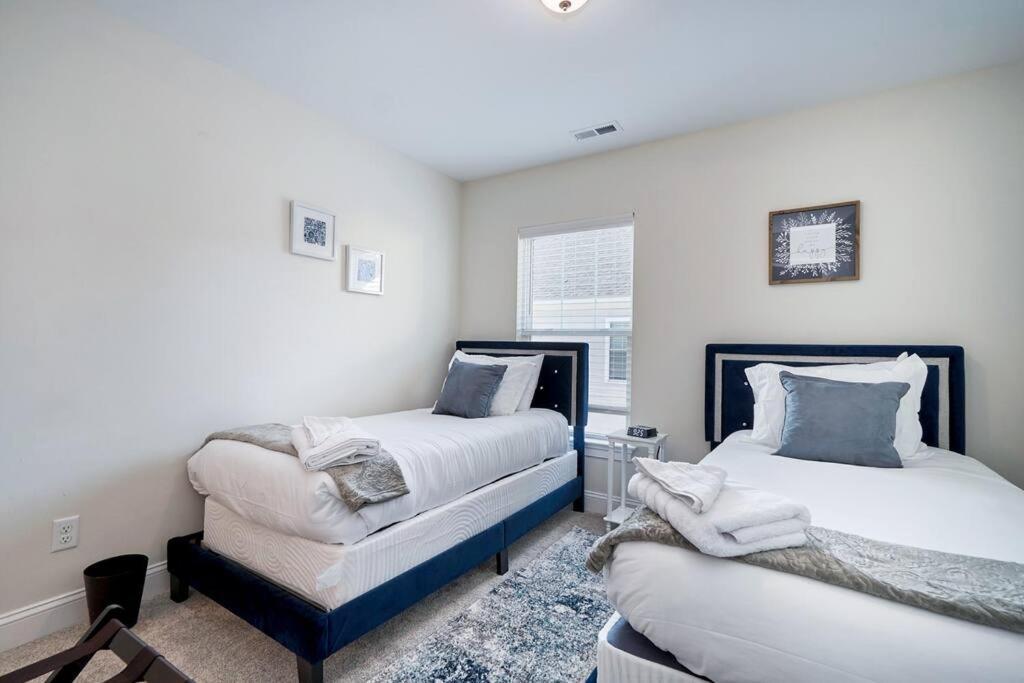 Luxurious Alberta Beach House W/ Historical Detail ハンプトン エクステリア 写真