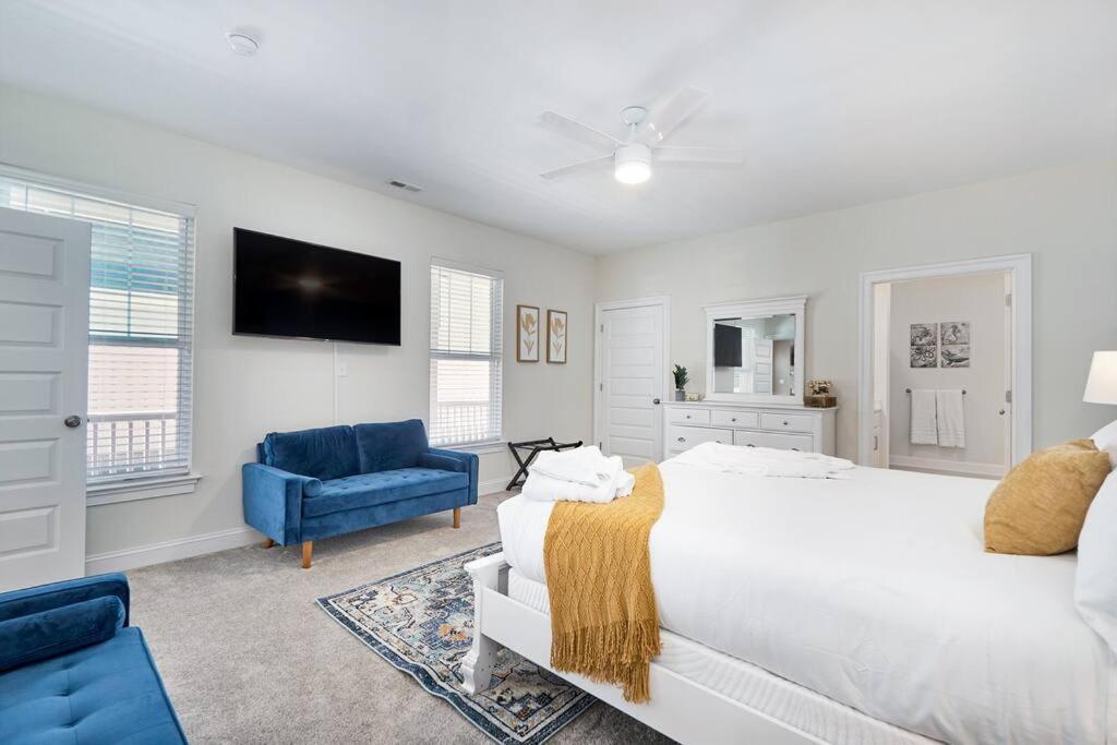 Luxurious Alberta Beach House W/ Historical Detail ハンプトン エクステリア 写真